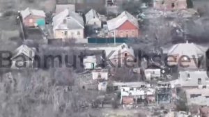 🇷🇺Расчет Д-30 точным выстрелом накрыл группу пехоты противника в Константиновке…️