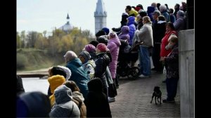 Ветер сорвал с Нарвского замка флаги Эстонии и Украины.