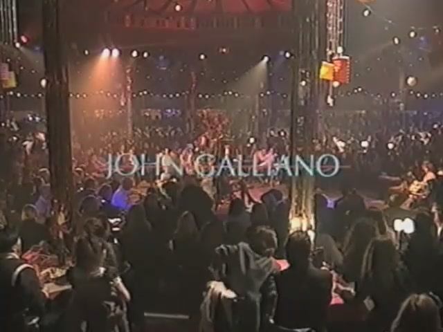 Показ женской коллекции John Galliano осень-зима 1998-1999. Часть 1