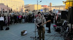 Летящей походкой ты вышла из мая....