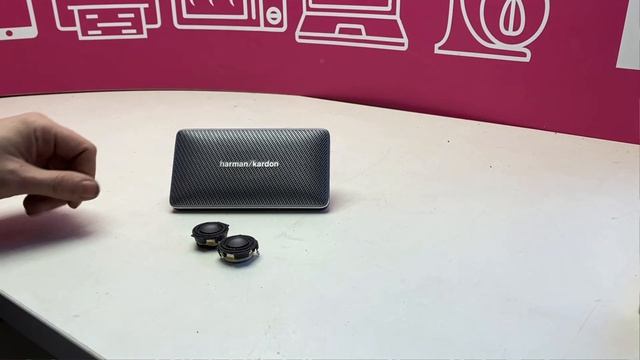 Хрипит портативная колонка harman kardon смотреть онлайн
