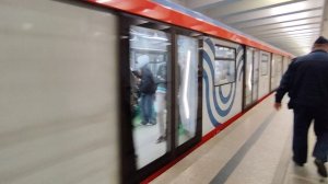 электропоезд 81-775.2 Москва 2024 отправляется со станции Войковская