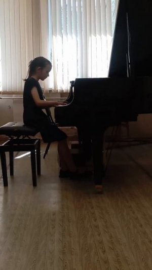 1316. Емельянова Варвара - В полях (Р. Глиэр)