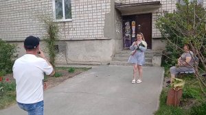 Сергей Мирный - Выездное поздравление - Новоалтайск. Букет из белых роз - кавер