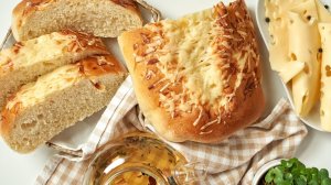 Багет с сыром маасдам