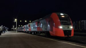 ЭС2Г 158 «Ласточка» на станции Тихвин.
