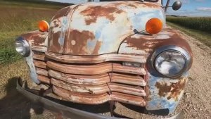 Фермерский грузовик Chevrolet 1951 года выпуска! Будет ли он работать после 30 лет долгого забвения?
