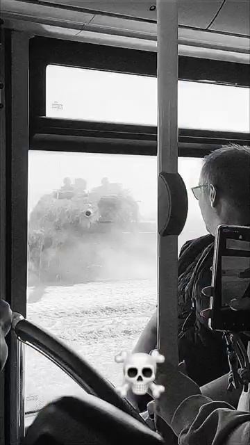смотрите сейчас вылетит птичкаавтобус metrorussiaplaytv shorts