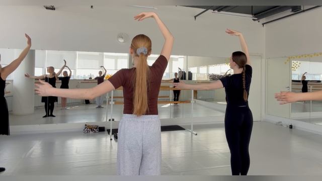 Начала заниматься классикой 🙌 #дарьяутро смотреть онлайн