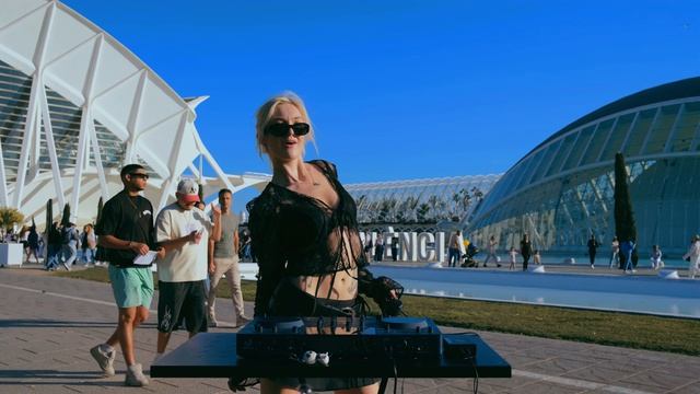 Felicia Bianco - futuristic melodic techno set at city of arts and sciences Valencia смотреть онлайн