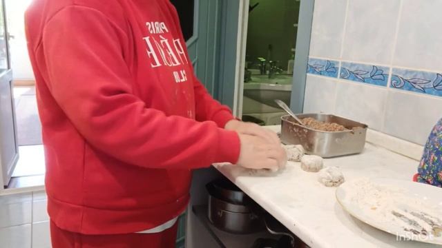 Посадила томаты в открытый грунт. Котлеты впрок