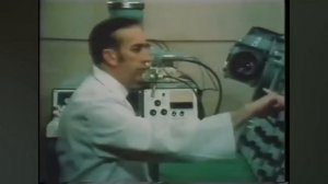 фильм снятый лабораторией электронной микроскопии  Серия 1960-х годов.
Автор: Томас Л. Хейс, доктор