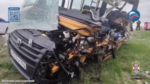 Трагедия в Омской области: школьный автобус с детьми попал в ДТП, погиб 12-летний ребёнок
