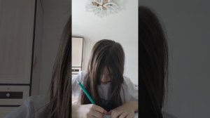 Я рисую имена и смайлики пока что нарисовала своё имя