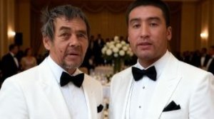 — О, два помидора осталось! Кто хочет салата? — Я! Я! Я!