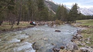 Проходим не большой брод на Ниве