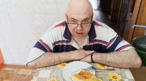 Мукбанг. Омлет, тосты с сулугуни и кофе. Монстр Азовского моря.