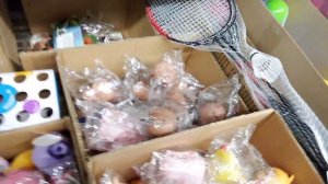 Снова пришёл в магазин чижик показать вам новые товары. Очень интересный выбор на любой вкус и цвет.