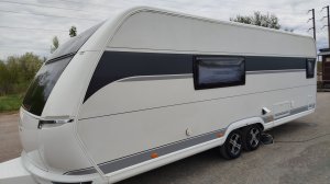 Королевский двухосный-караван Hobby Maxia 660 WQM 2023 года на 4 спальных места из Германии