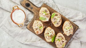 Багет с консервированной скумбрией