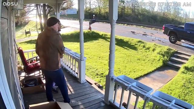 Водитель Dodge Ram врезался в школьный автобус с детьми в штате Нью-Йорк