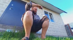 Пришла клубника с маркетплейса Убрал мешки с огорода Сделал разводку переносок для генератора Кушаю