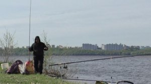 Рыбалка на реке. Лещи,густера на один фидер. Плотва с баклажан..