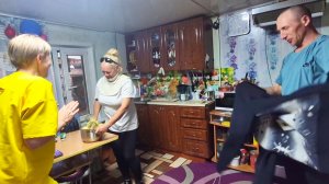 ВСТРЕТИЛИ ГОСТЕЙ,ПОКА ОНИ СПАЛИ МЫ ПЕРЕДЕЛАЛИ ВСЕ ДЕЛА, ЗАПАСЛАСЬ РЫБОЙ
