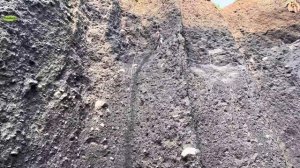 Строительство, добыча песка шахтёрами в карьере