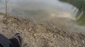 Рыбалка на удочку. Пытаюсь поймать как можно больше рыбы. Рыбачу в Казахстане