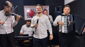 Анул аста м-ам гендит Музика популарэ молдовеняскэ