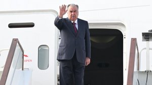 Эмомали Рахмон прибыл в Китай с государственным визитом