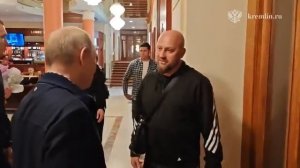 Путин лично заехал на Aurus за своей учительницей Верой Гуревич, чтобы отвезти на ужин в Кремль