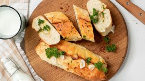 Багет с петрушкой