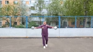 Упражнения с двуручными булавами весом 1.1 кг (25)
