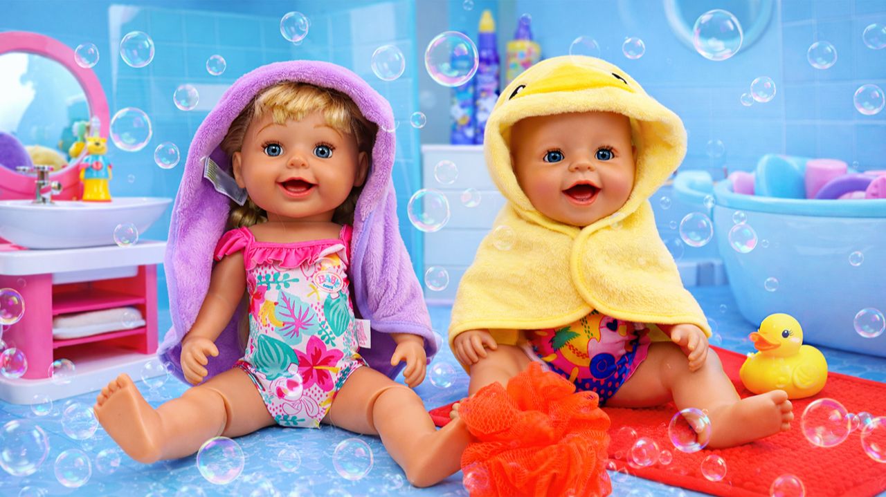 Кукла Беби Бон Эмили — весёлая пена и купание!🛁 Игры в дочки-матери 🧼👶