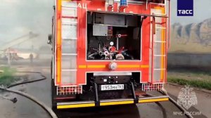 Пожар произошел на птицефабрике в Ростовской области на площади 1600 кв. м. Сотрудникам МЧС