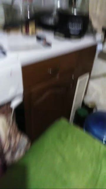 Как она туда попала?!? смотреть онлайн