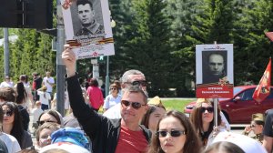 В Краснодаре прошел автомобильный Бессмертный полк