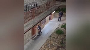 Косолапый постоялец напугал полицию и жителей отеля в штате Теннесси.