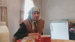 Бабушка Паша ждет родственников