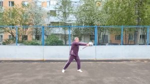 Упражнения с двуручными булавами весом 1.1 кг (33)