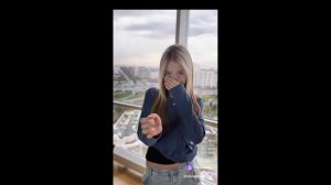 Молодая девушка в клипе. Премьера .