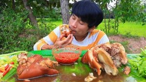Мукбанг. Китайцы едят на камеру. 🍜 много еды