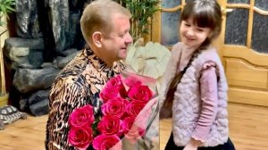 Олег Зубков празднует свой ДЕНЬ РОЖДЕНИЯ! Человека-льва люди поздравляют со всей страны!!!