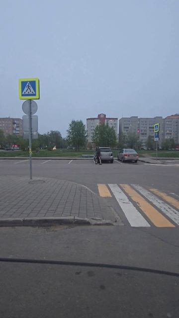 Попросил пьяного водителя выйти из-за руля #mercedes-benz #автомобили #движение #предотвратилДТП