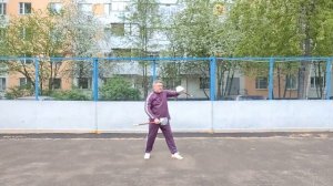 Упражнения с двуручными булавами весом 1.1 кг (31)