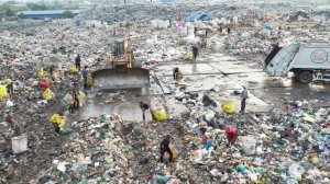 Large Capacity Bulldozer Pushing Trash Best Filling Up Clearing!