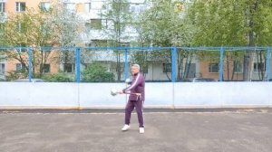 Упражнения с двуручными булавами весом 1.1 кг (29)