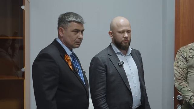 Герой России Антон Елизаров посетил центр поддержки военных в Истре смотреть онлайн